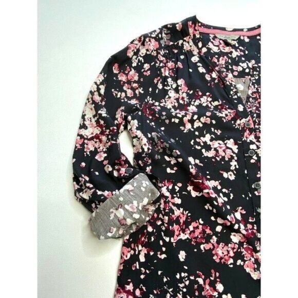 Womens BASS Split Neck Roll Tab Black Pink Floral Rayon Top Small - Picture 8 of 8